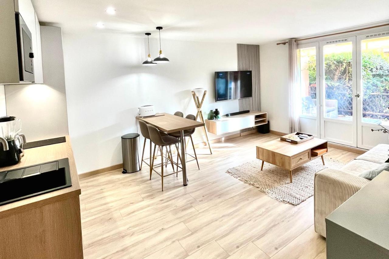 Magnifique 2 Chambres Terrasse Et Parking แซ็ง-ทรอเป ภายนอก รูปภาพ